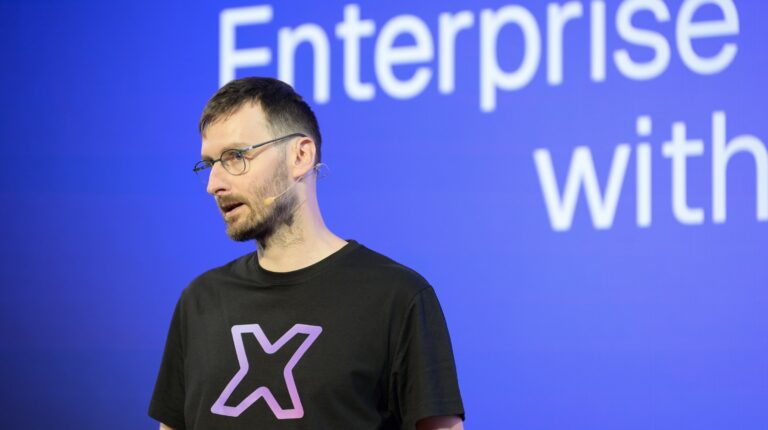 Řečník initMAX během přednášky – Zabbix Summit 2026, Riga